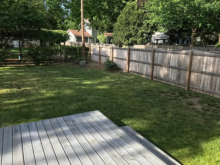 1102 Devonshire Dr — Photo 23
