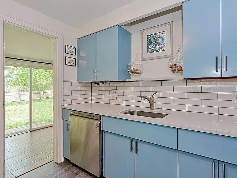 36 Draper Ave — Photo 3
