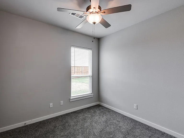 752 Wheatfield Dr — Photo 14