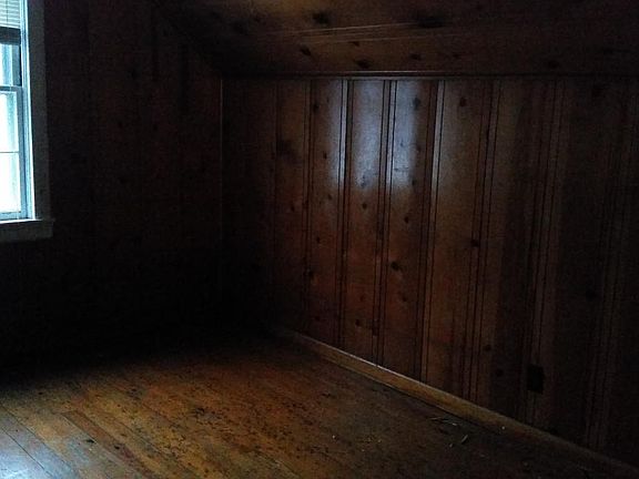 2nd image of 716 Downs Ave #House