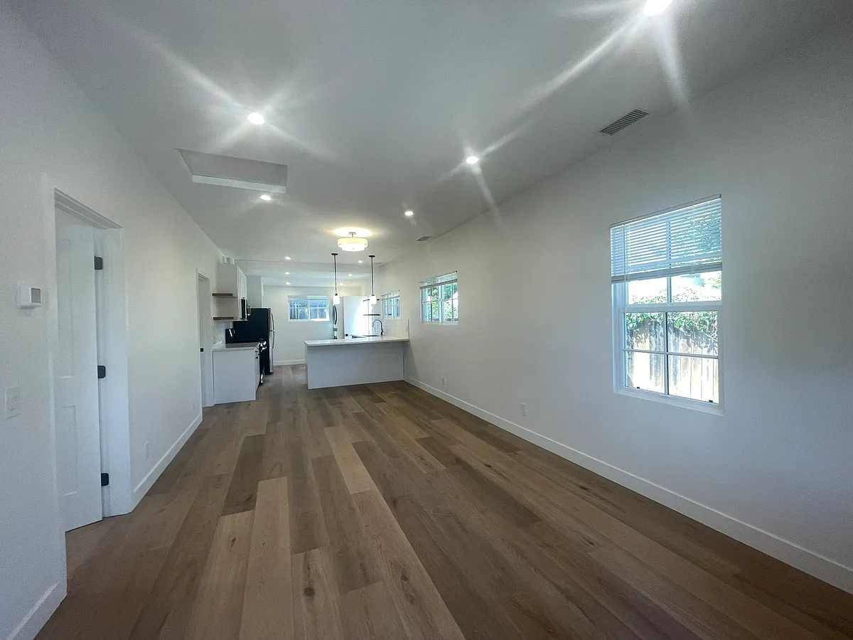 Building Photo - 220 W Arrellaga