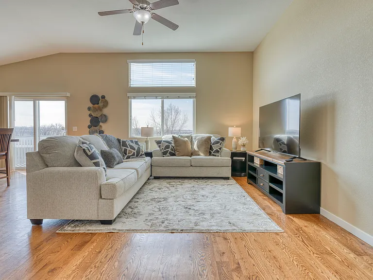 7726 Dutch Loop — Photo 3