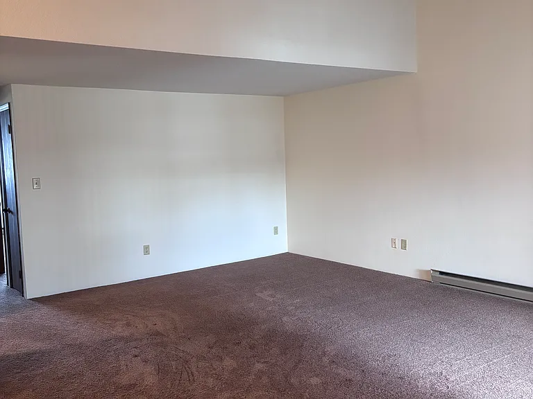 501 River Ter — Photo 2