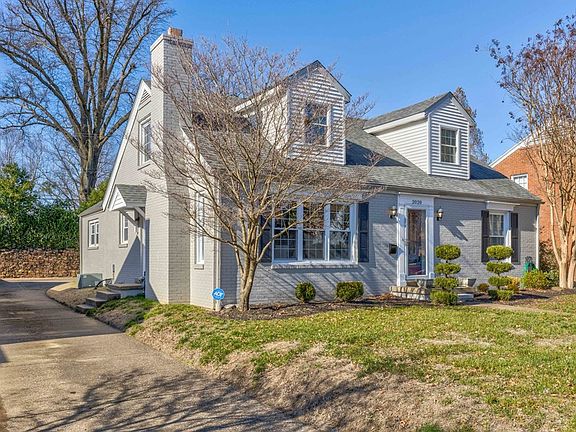 3rd image of 2020 Griffith Pl W