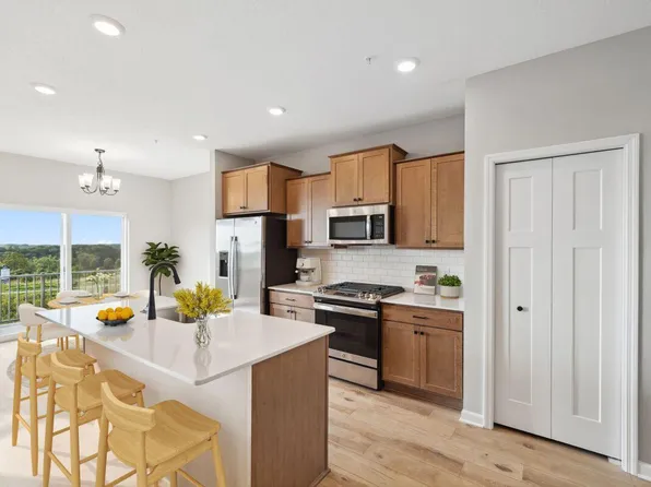 678 Tulare Ter, Newport, MN 55055