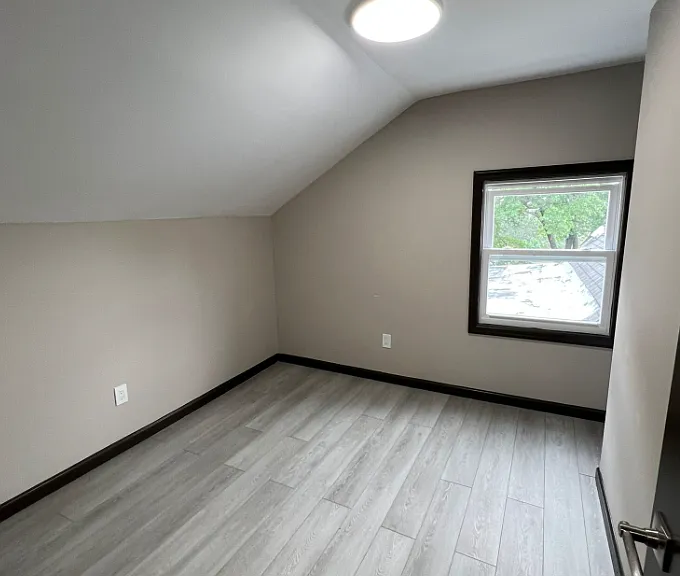 163 Elwood Ave #4 — Photo 6