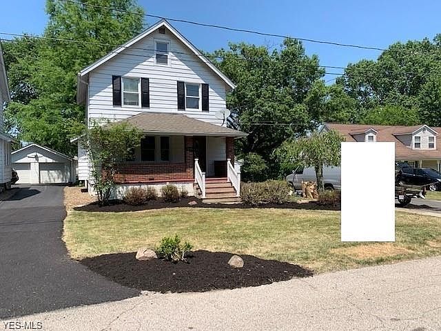 1st image of 305 E 42nd St
