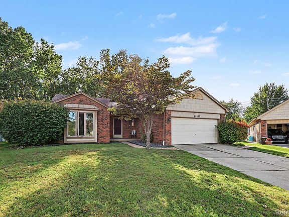 4th image of 46607 Foxtail Ct