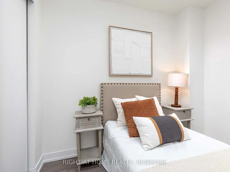 871 Sheppard Ave W #33 — Photo 23