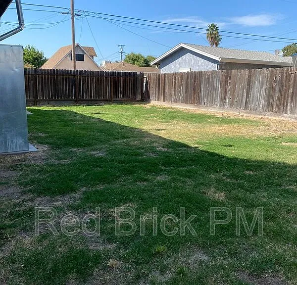 489 Cedar Ave — Photo 10