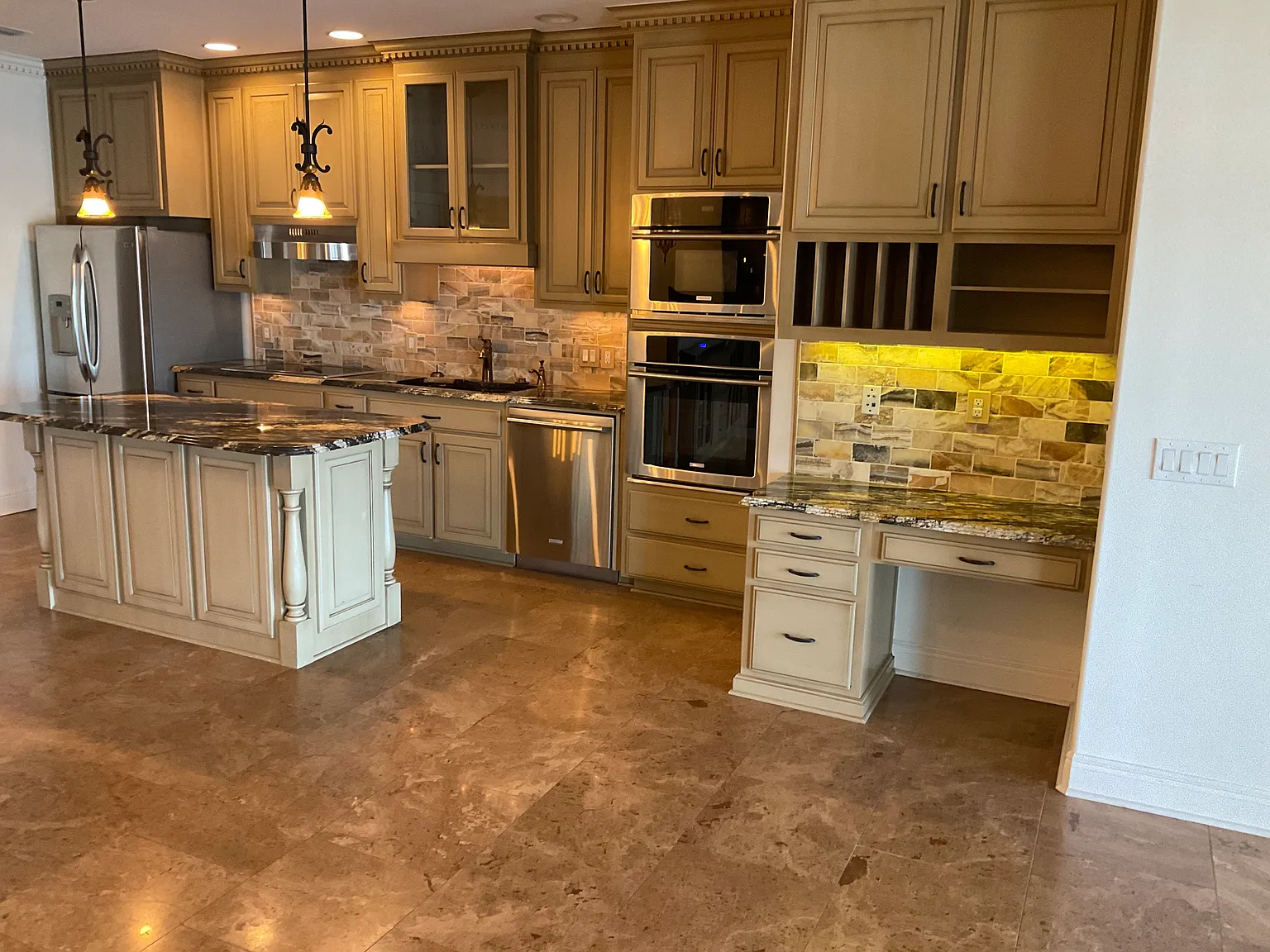 2 bed, 1268 sqft, $2,450 — Photo 3