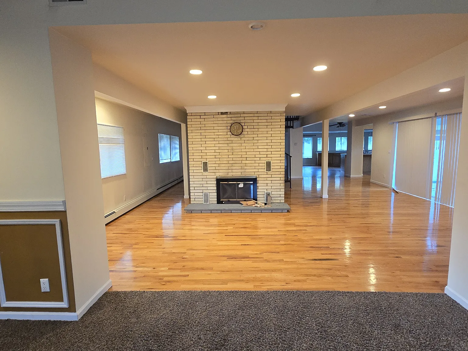 4 bed, 2.5 bath, 3800 sqft, $3,750 — Photo 4