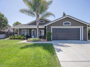 950 Versailles Dr, Hollister, CA