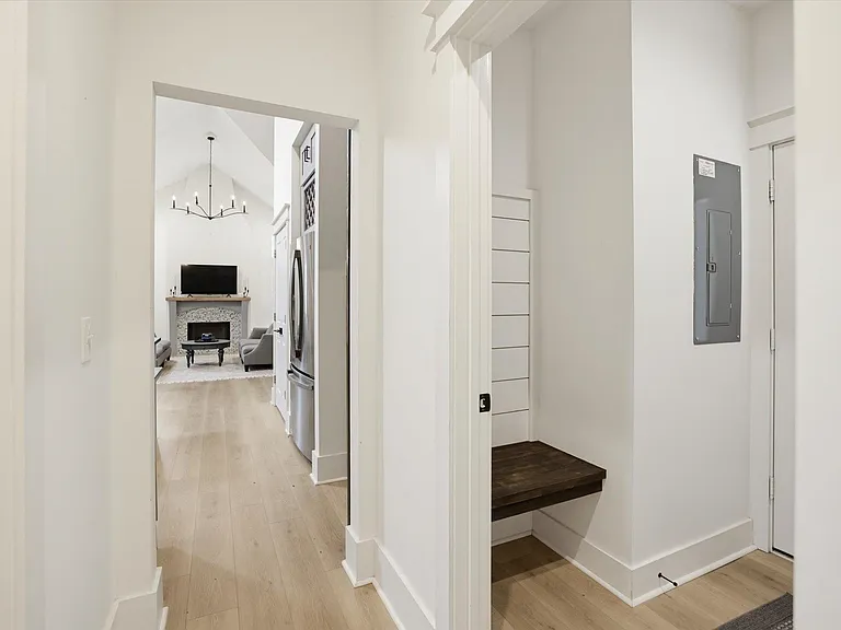 4052 Poets Trl — Photo 27