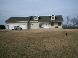 6322 19th Ave, Garrison, IA 52229