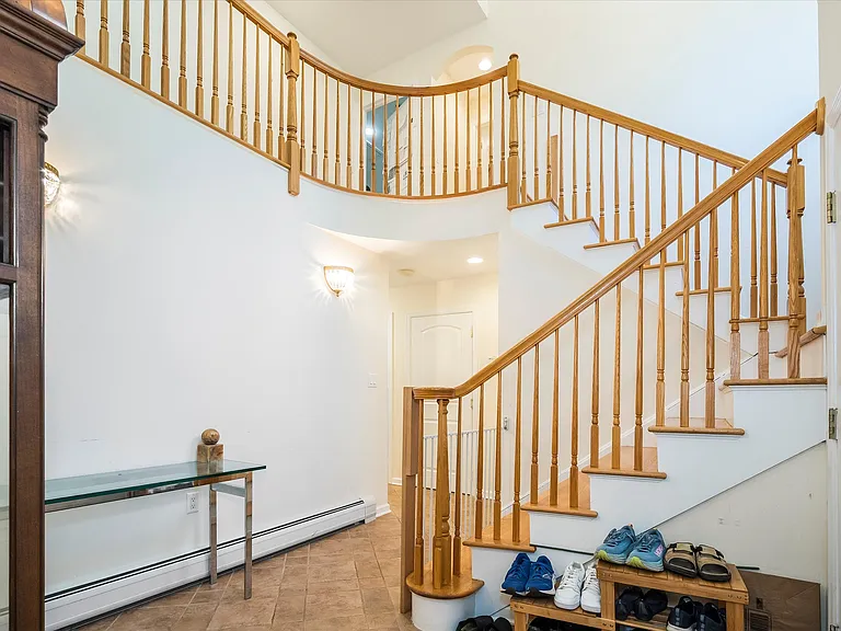 16 Norwood Ave — Photo 10
