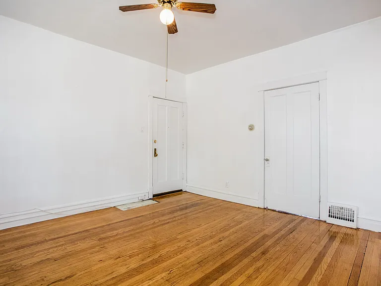 4636 W Barry Ave #1 — Photo 12