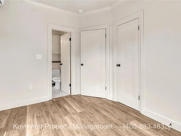 1838 NW 11th St #6 — Photo 4