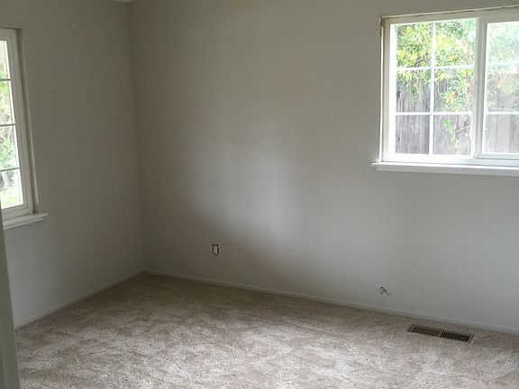 5th image of 15091 Charlotte Ave
