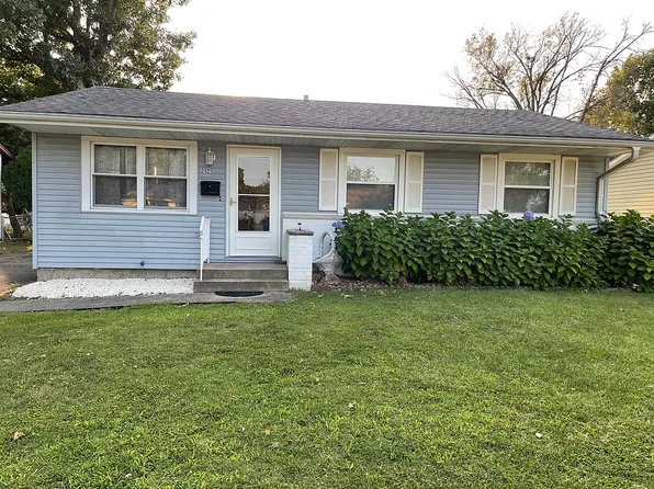 2121 N 23rd St, Springfield, IL 62702