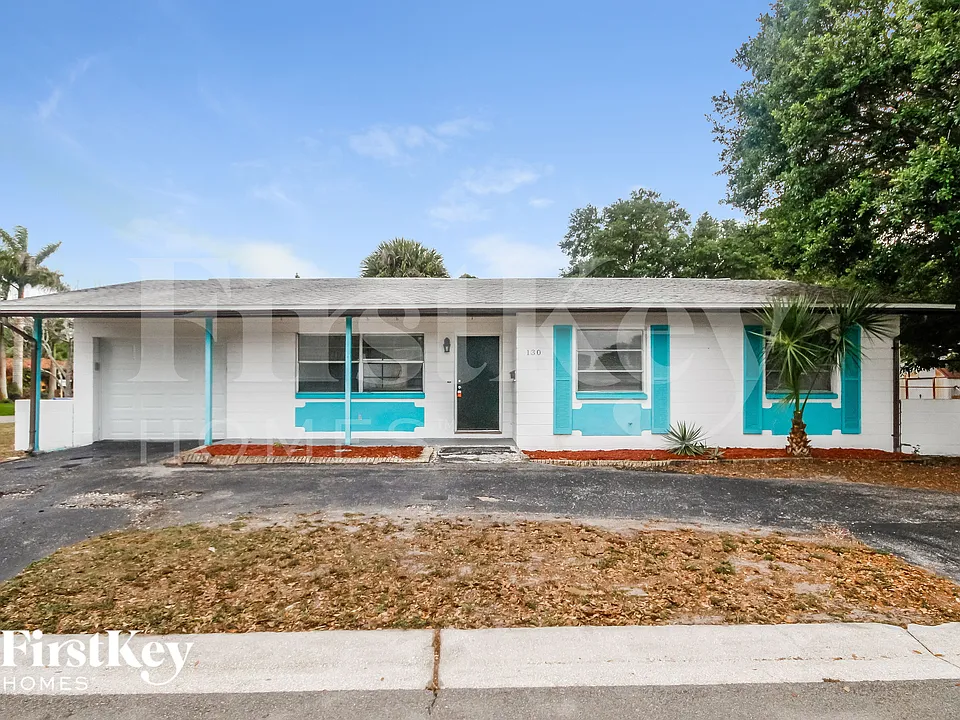 130 Davison Ave N