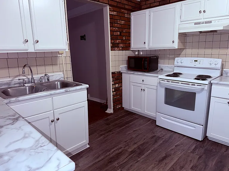 7006 Garesche Ave — Photo 10