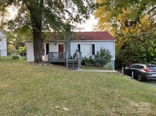 735 State St, Marion, NC 28752