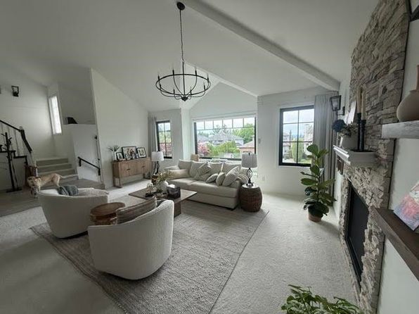 4 bedroom rental in Coquitlam — photo 3