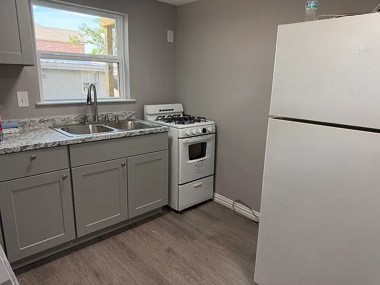 2304 N Elm St #A — Photo 9