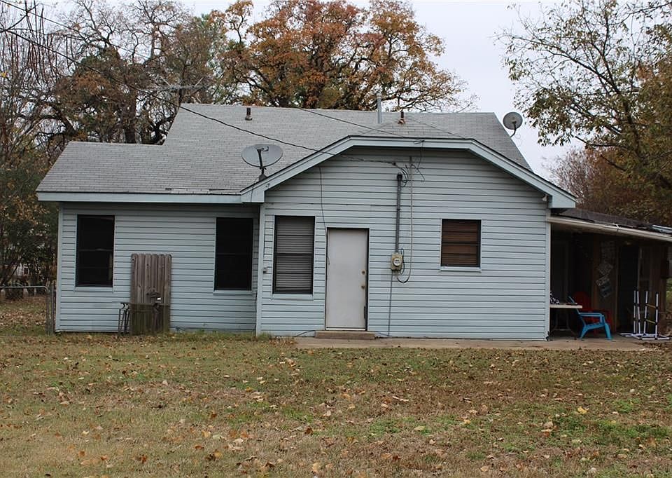 2nd image of 104 Woodland St