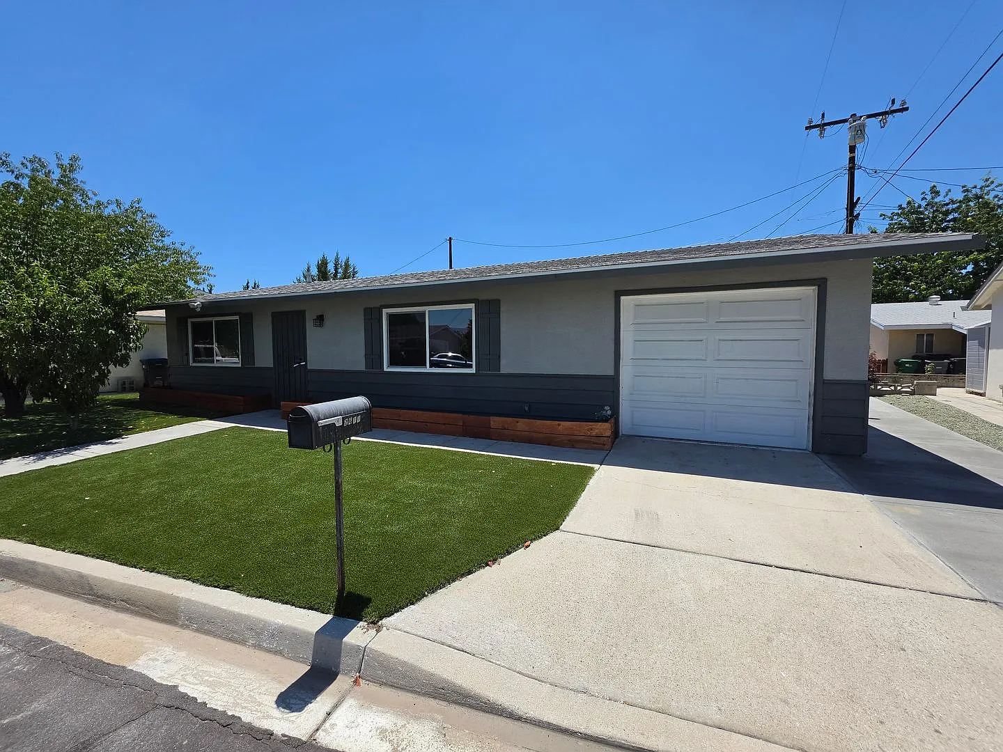 55+ Community Two Bedrooms One Bath — Photo 2