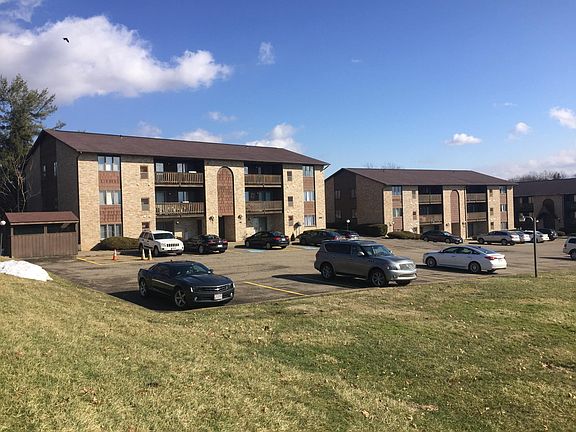 2nd image of 4401 Country Club Dr #33