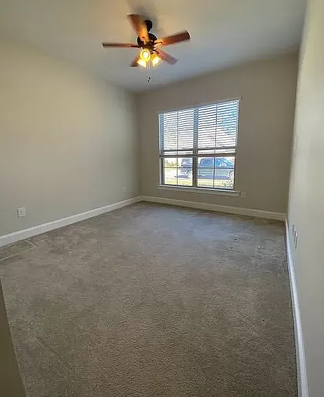 125 Lake Breeze Dr — Photo 22