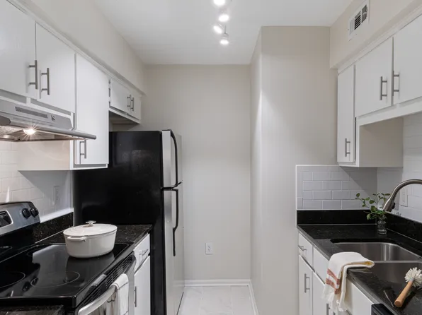 110 Acklen Park Dr APT 107, Nashville, TN 37203