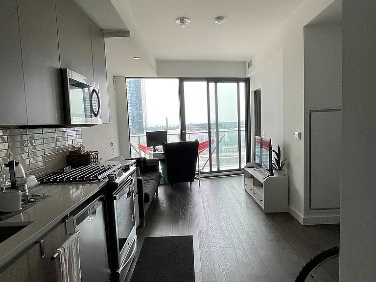 2A Church St #1704 — Photo 5