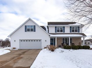1655 Elk Trail Ct, Neenah, WI 54956
