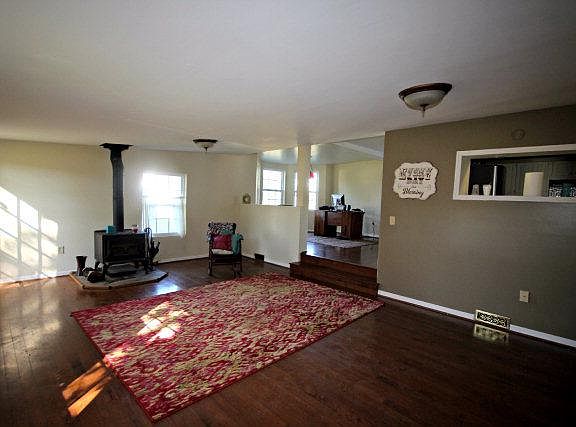 4th image of 118 Cherry St