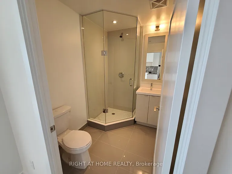 7 Mabelle Ave #4001 — Photo 22