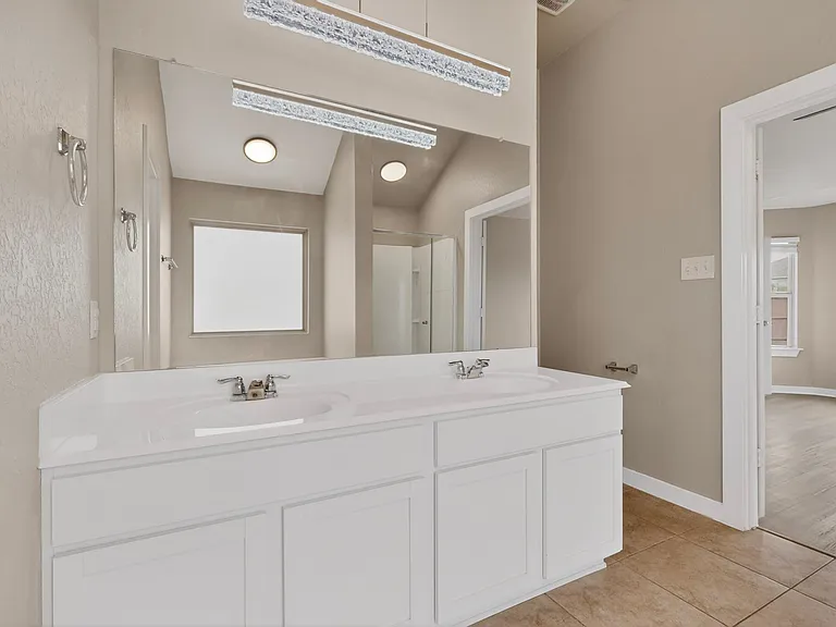 7619 Toledo Bnd — Photo 16