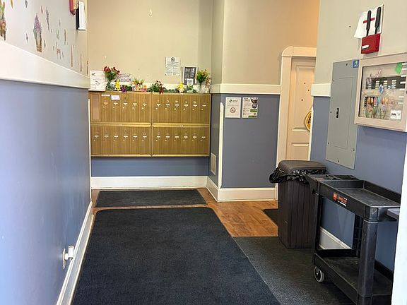 5th image of 1044 Shelby St #305-80