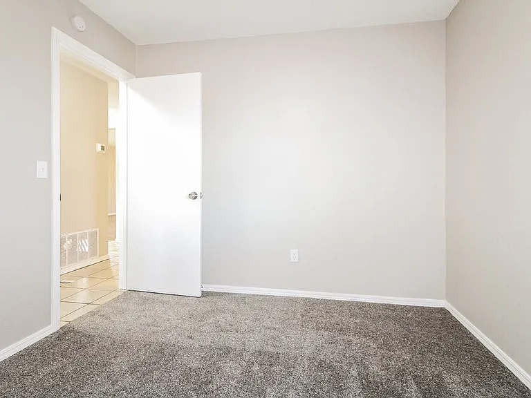 10321 Koch Dr — Photo 14