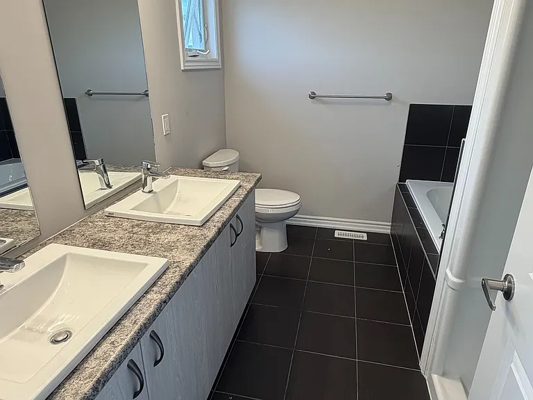 103 McLaughlin St — Photo 15