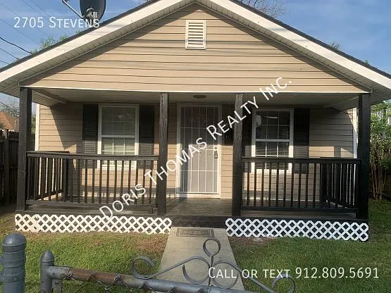 2705 Stevens St — Photo 1