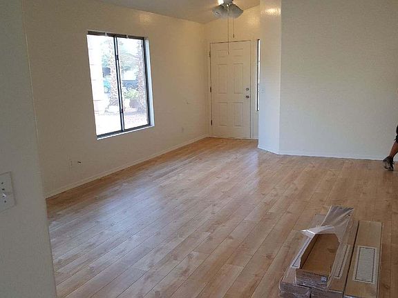 3rd image of 1354 E 10th Pl
