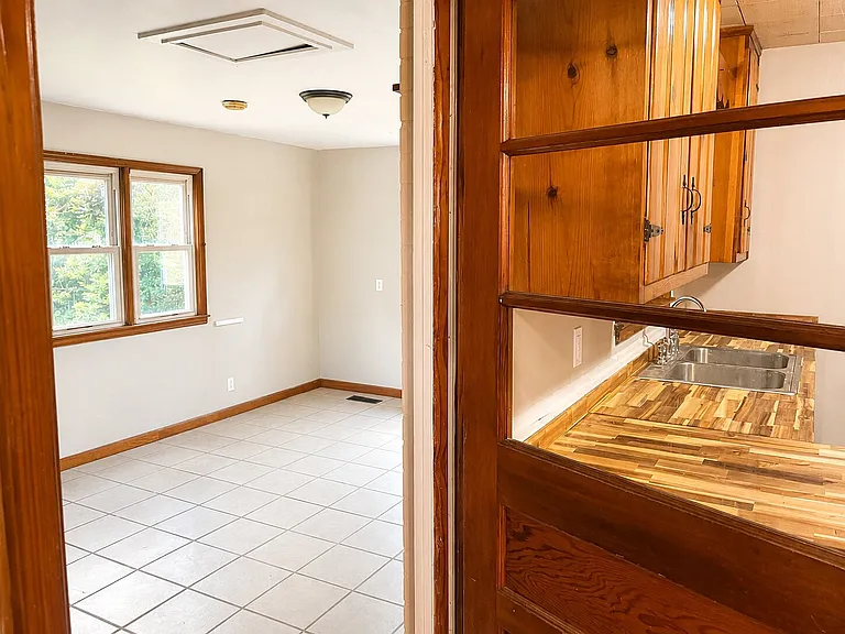 3330 Sharon Dr — Photo 20