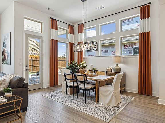 The Pemshore - Dining Room