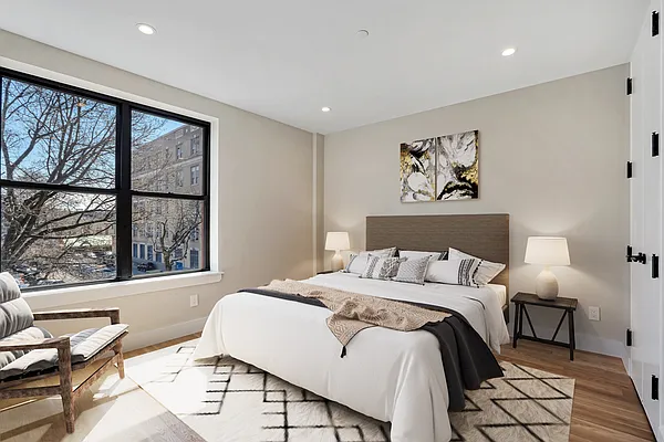 Rented by Bank Neary | media 31