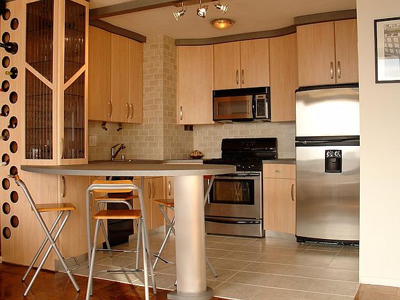 4th image of 210 Locust St APT 7C