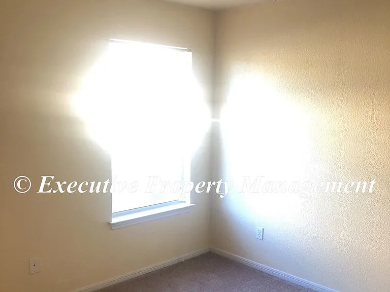 208 Janelle Dr — Photo 8