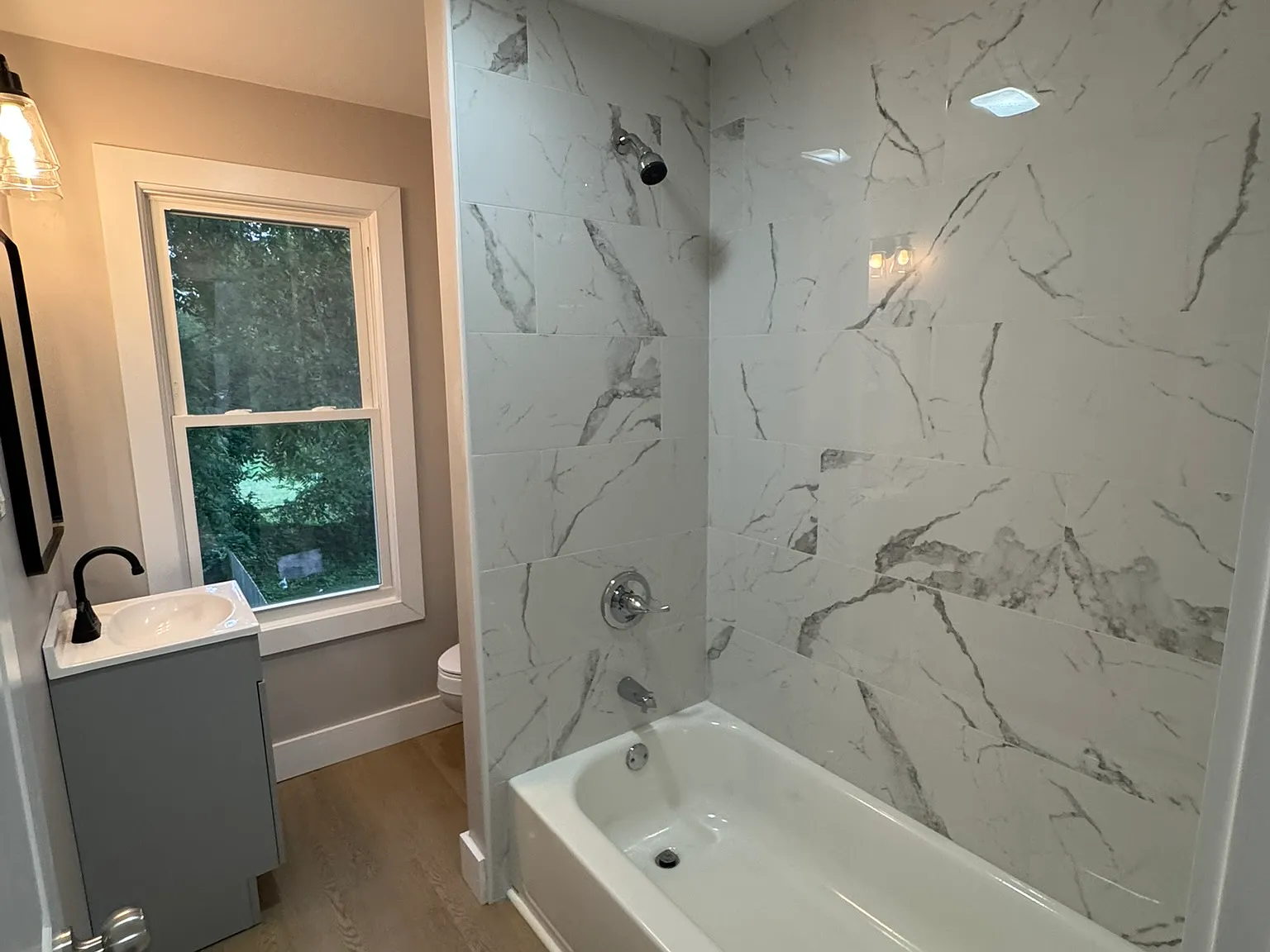 5 bed, 1.5 bath, 1200 sqft, $2,150 — Photo 3